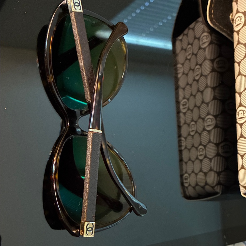 CHANEL Black Sunglasses with Gold CC Accents - Picture 9 of 11